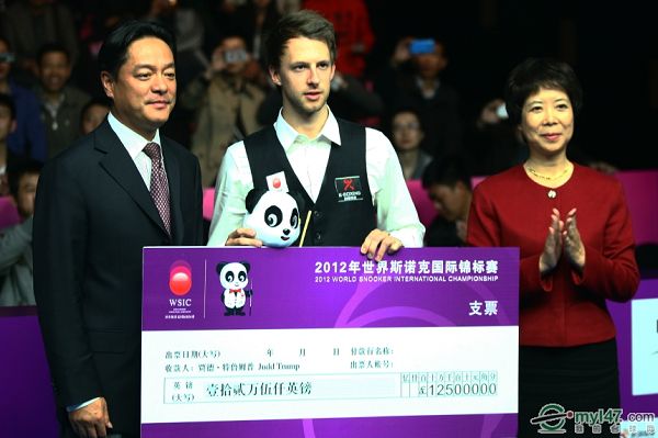 凭借顽强的 凭借顽强的