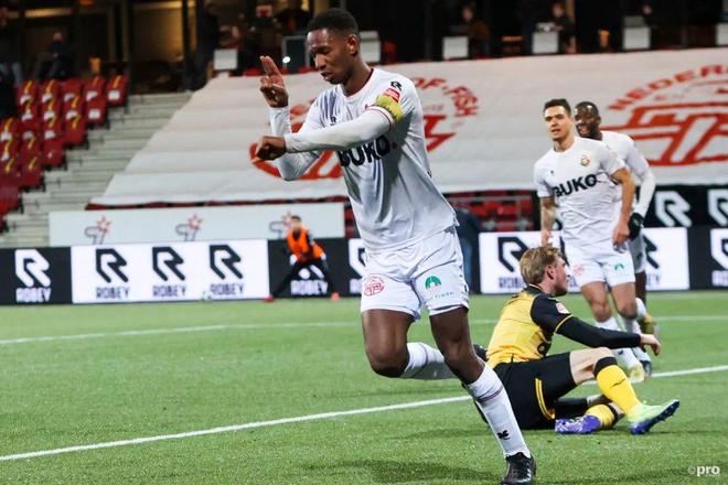 击地传球强 击地传球强